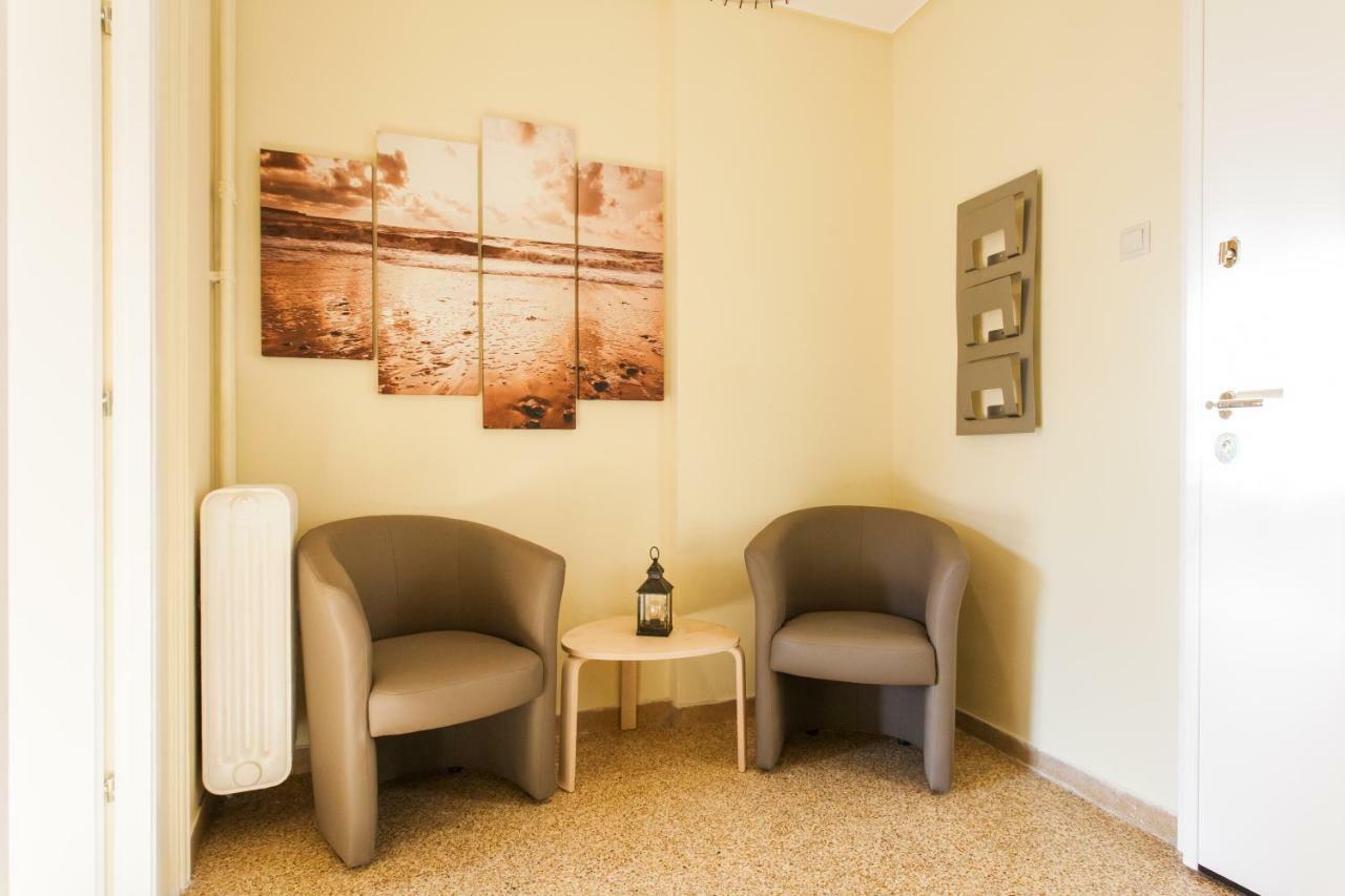 Private Central View Rooms In Apartment Near To Acropolis Metro Station Atenas Exterior foto