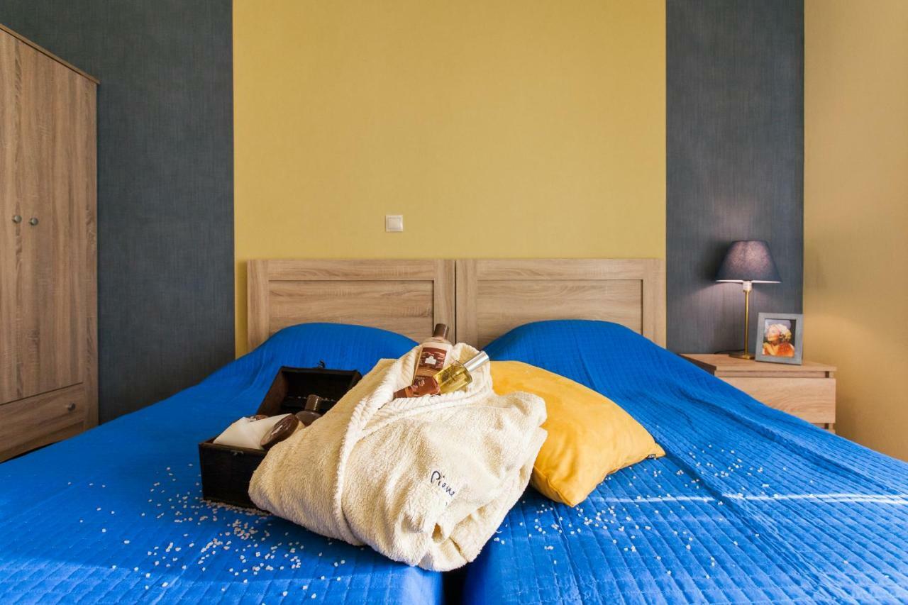 Private Central View Rooms In Apartment Near To Acropolis Metro Station Atenas Exterior foto